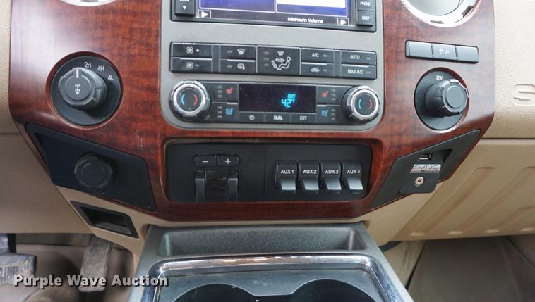 image for item EJ9305 2011 Ford F250 Super Duty King Ranch Crew Cab pickup truck