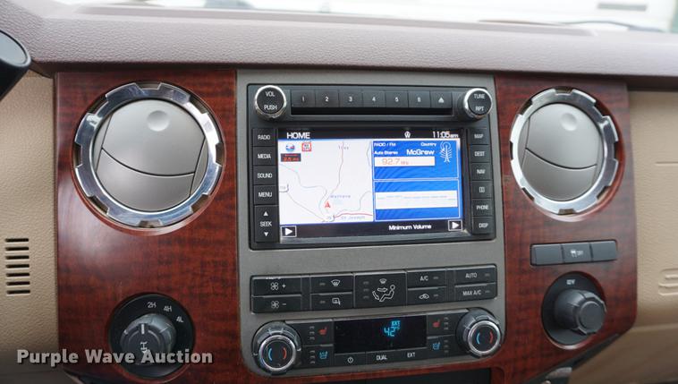 image for item EJ9305 2011 Ford F250 Super Duty King Ranch Crew Cab pickup truck