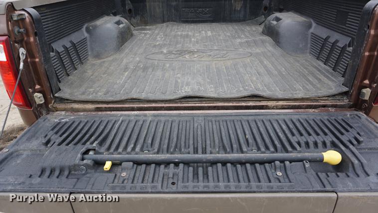 image for item EJ9305 2011 Ford F250 Super Duty King Ranch Crew Cab pickup truck