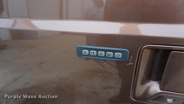 image for item EJ9305 2011 Ford F250 Super Duty King Ranch Crew Cab pickup truck