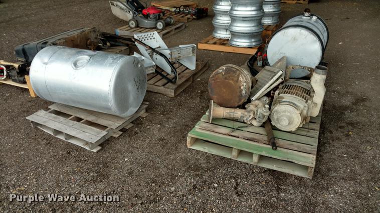 image for item EJ9501 Truck parts