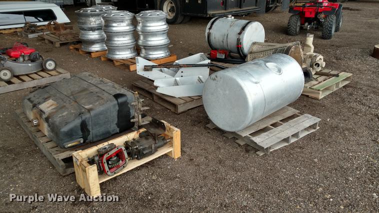 image for item EJ9501 Truck parts