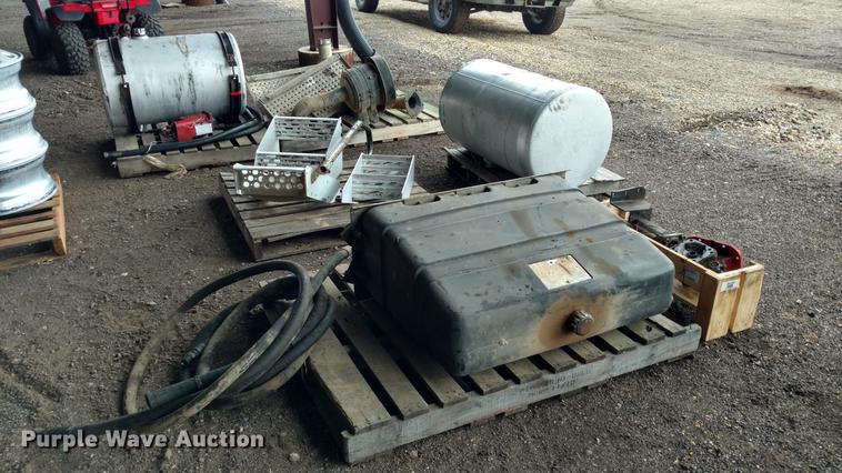 image for item EJ9501 Truck parts