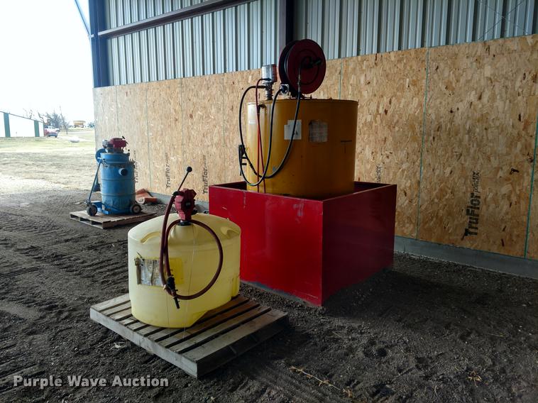 image for item EJ9502 (2) tanks