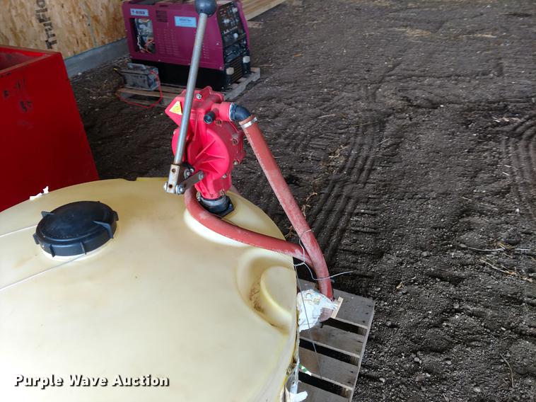 image for item EJ9502 (2) tanks