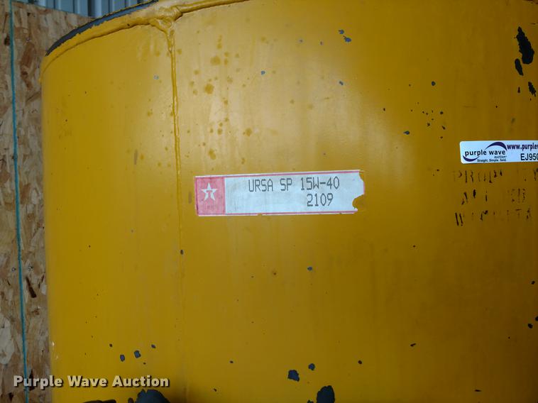 image for item EJ9502 (2) tanks