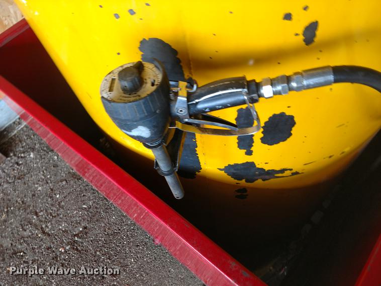 image for item EJ9502 (2) tanks