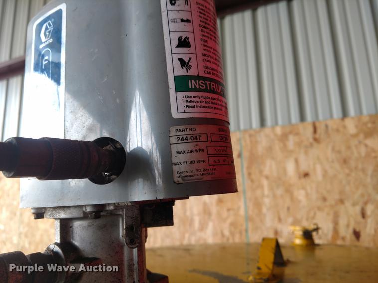 image for item EJ9502 (2) tanks