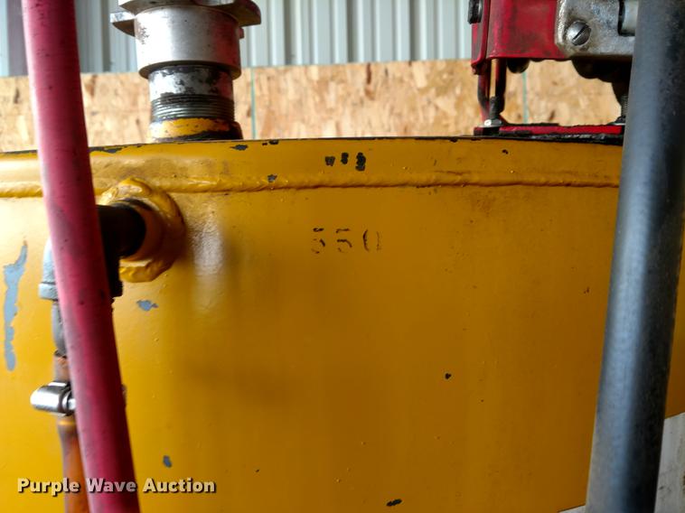 image for item EJ9502 (2) tanks