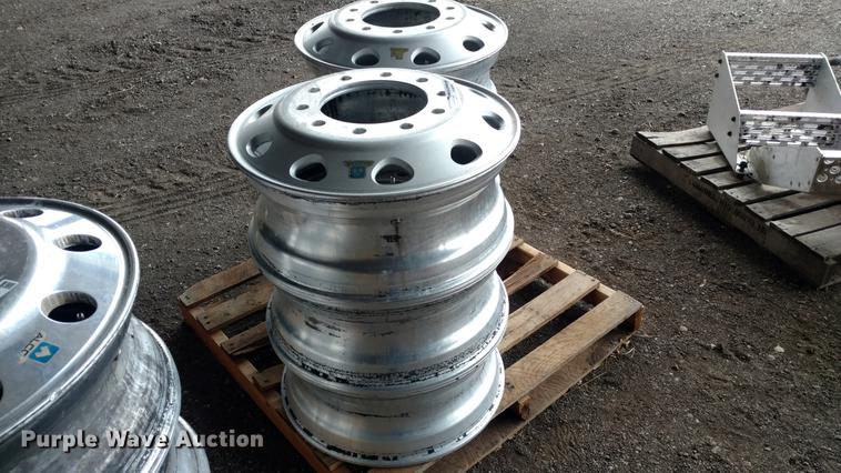 image for item EJ9519 (6) 22.5 aluminum wheels