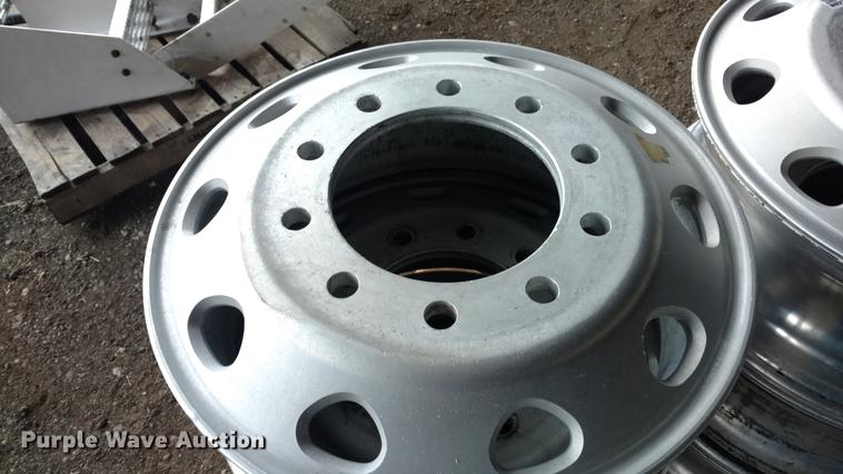 image for item EJ9519 (6) 22.5 aluminum wheels