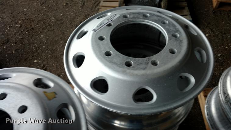 image for item EJ9519 (6) 22.5 aluminum wheels