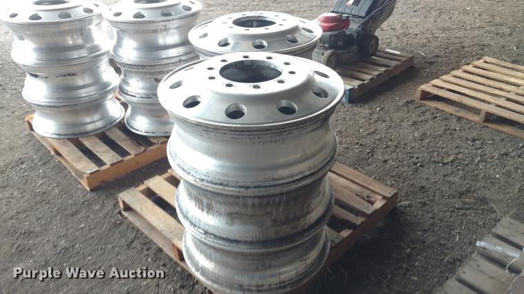 image for item EJ9520 (6) 24.5 aluminum wheels