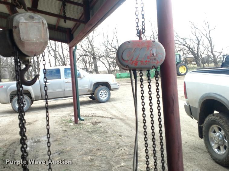 image for item EJ9529 (2) hoists