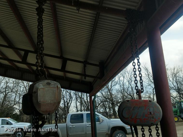 image for item EJ9529 (2) hoists