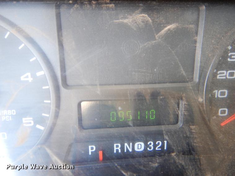 image for item EJ9827 2007 Ford F550 Super Duty XL flatbed truck