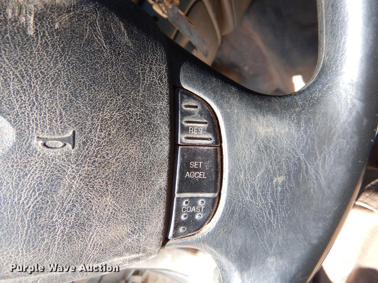 image for item EJ9827 2007 Ford F550 Super Duty XL flatbed truck