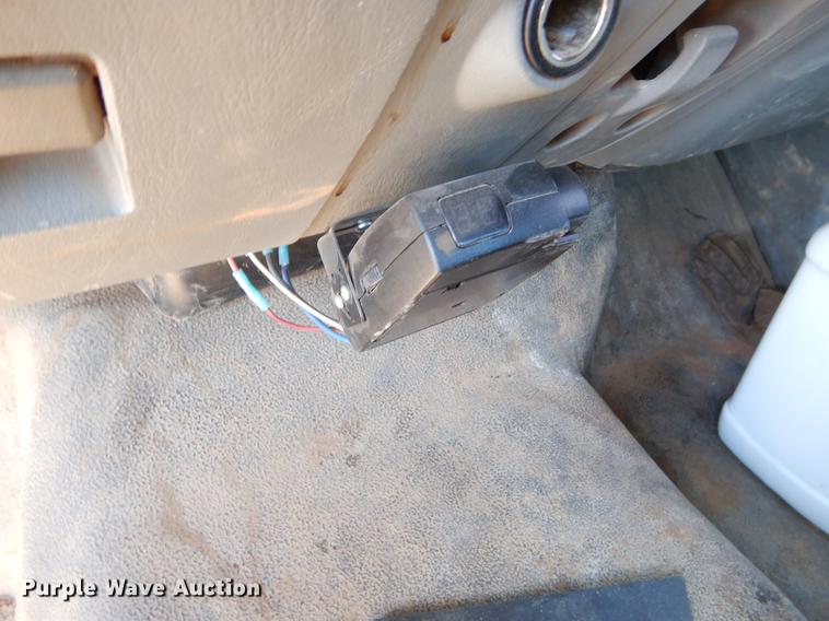 image for item EJ9827 2007 Ford F550 Super Duty XL flatbed truck