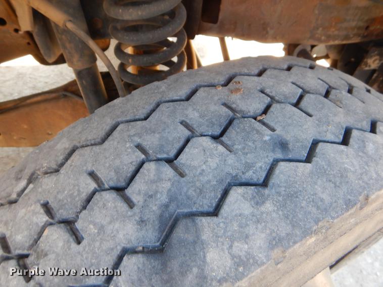 image for item EJ9827 2007 Ford F550 Super Duty XL flatbed truck