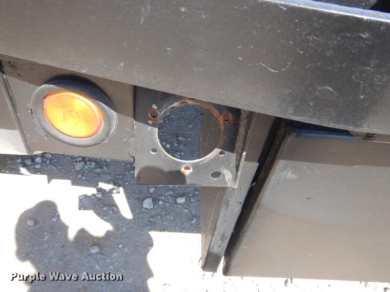 image for item EJ9827 2007 Ford F550 Super Duty XL flatbed truck