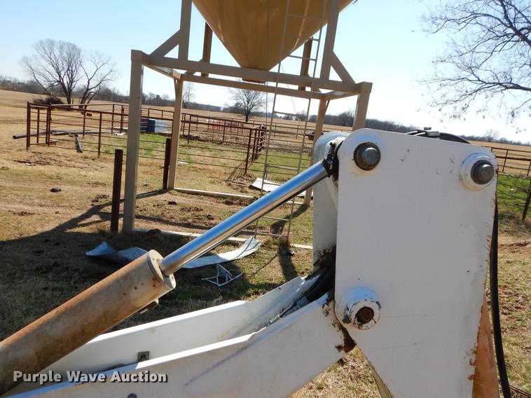 image for item EJ9836 Bobcat 709 skid steer backhoe attachment