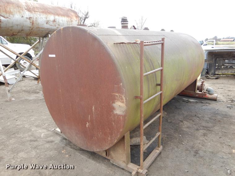 image for item EJ9848 (2) tanks