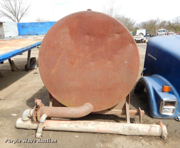 image for item EJ9848 (2) tanks