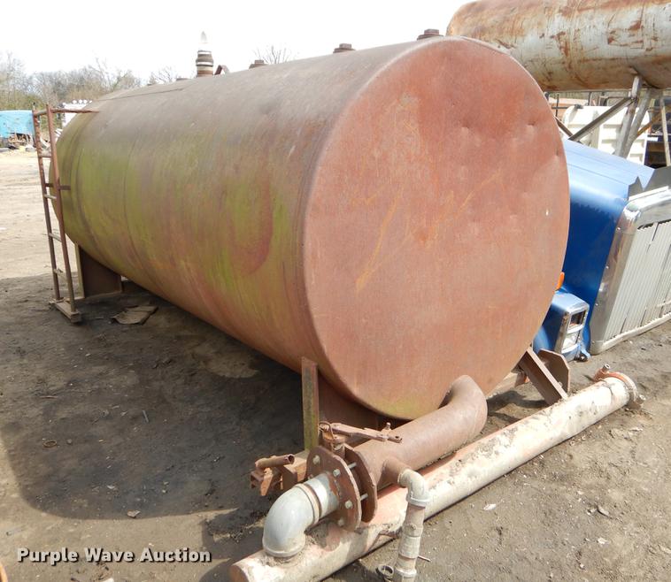 image for item EJ9848 (2) tanks