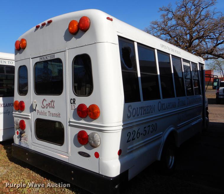 image for item EJ9855 2005 Ford E450 shuttle bus