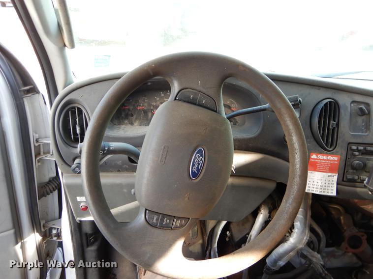 image for item EJ9855 2005 Ford E450 shuttle bus