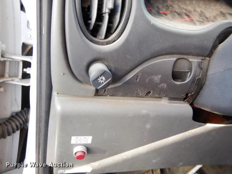 image for item EJ9855 2005 Ford E450 shuttle bus