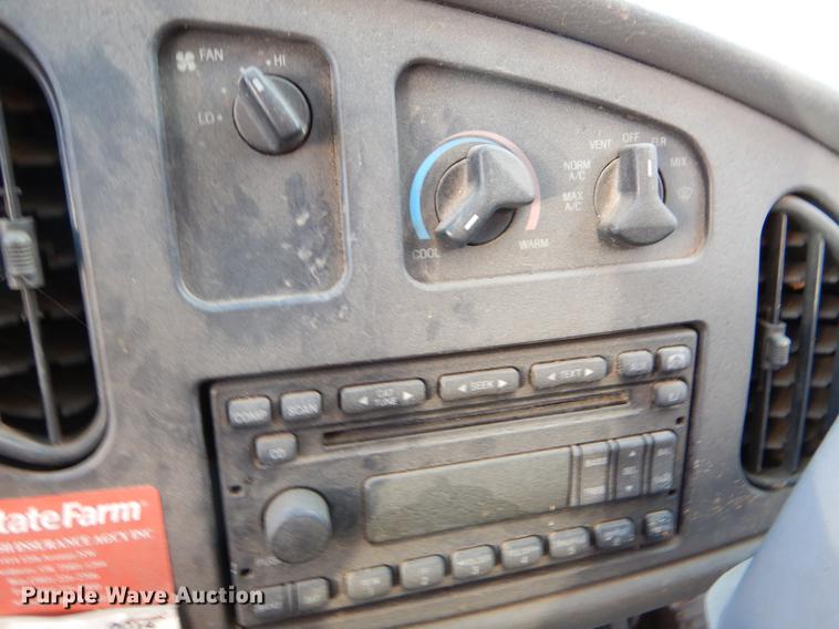 image for item EJ9855 2005 Ford E450 shuttle bus