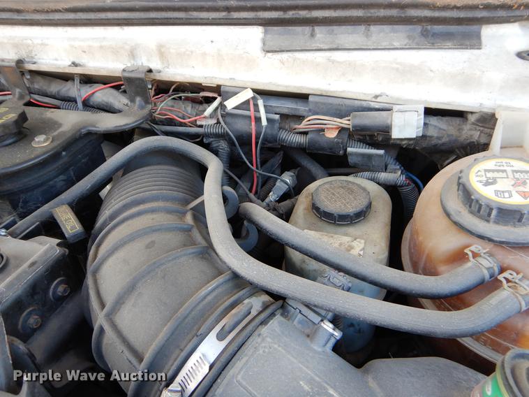 image for item EJ9855 2005 Ford E450 shuttle bus