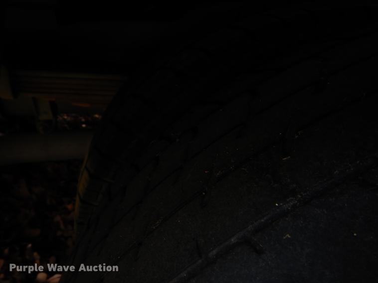 image for item EJ9855 2005 Ford E450 shuttle bus