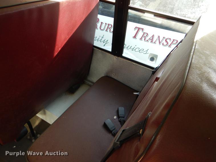 image for item EJ9855 2005 Ford E450 shuttle bus