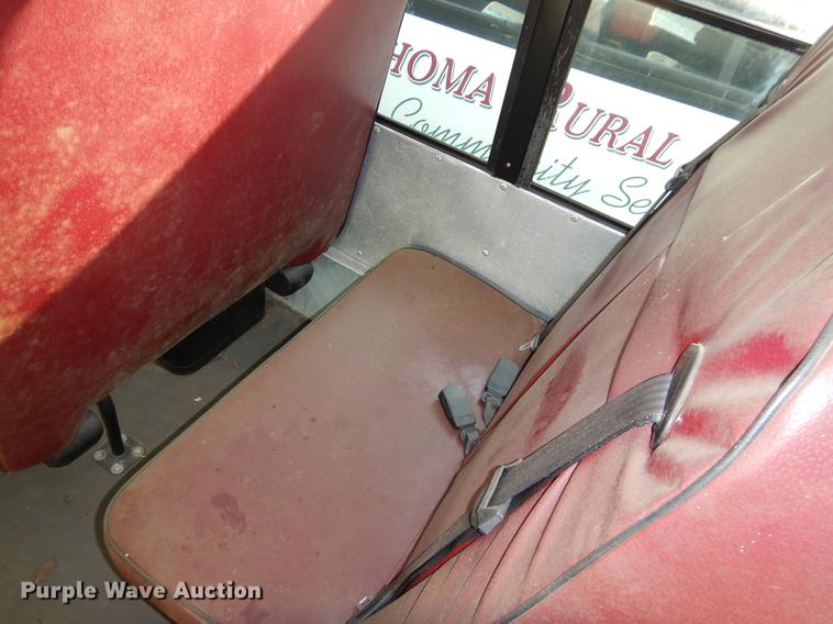 image for item EJ9855 2005 Ford E450 shuttle bus