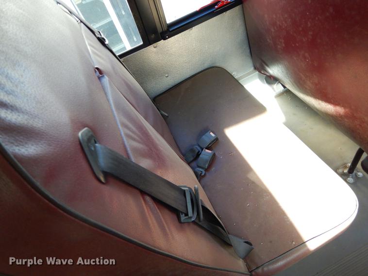 image for item EJ9855 2005 Ford E450 shuttle bus