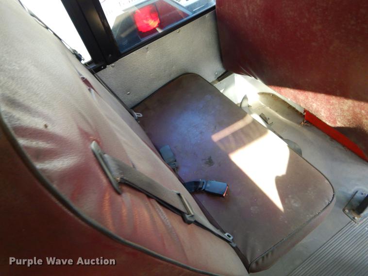 image for item EJ9855 2005 Ford E450 shuttle bus