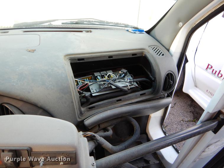 image for item EJ9855 2005 Ford E450 shuttle bus