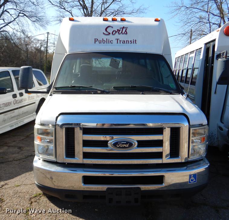 image for item EJ9856 2009 Ford E450 shuttle bus