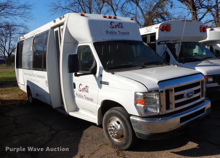 image for item EJ9856 2009 Ford E450 shuttle bus