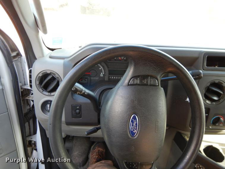 image for item EJ9856 2009 Ford E450 shuttle bus