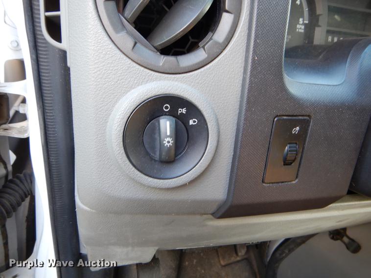 image for item EJ9856 2009 Ford E450 shuttle bus