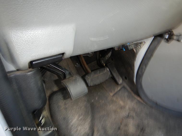 image for item EJ9856 2009 Ford E450 shuttle bus