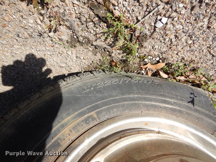 image for item EJ9856 2009 Ford E450 shuttle bus