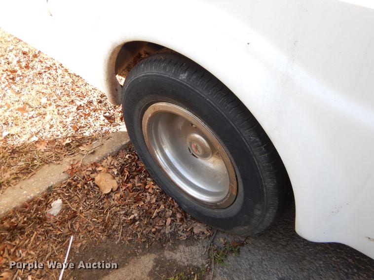 image for item EJ9856 2009 Ford E450 shuttle bus