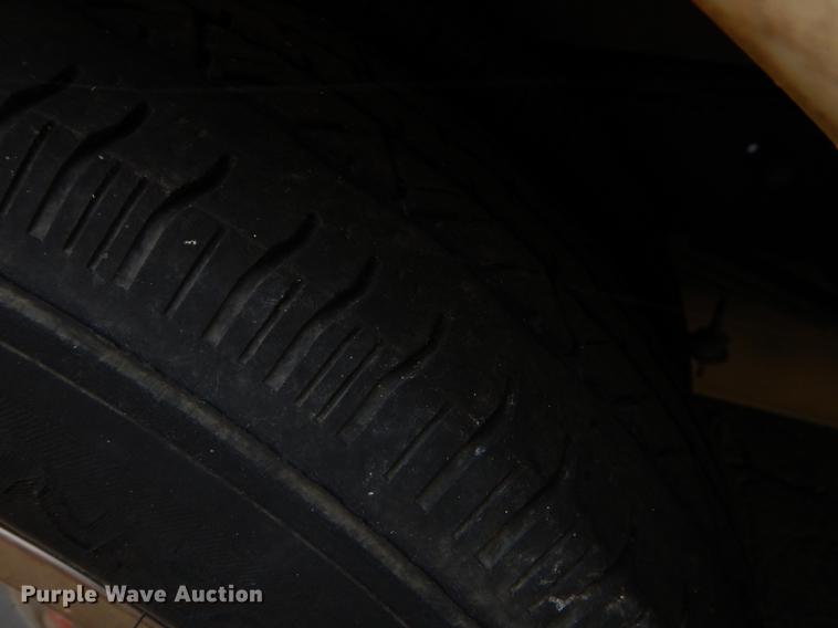 image for item EJ9856 2009 Ford E450 shuttle bus