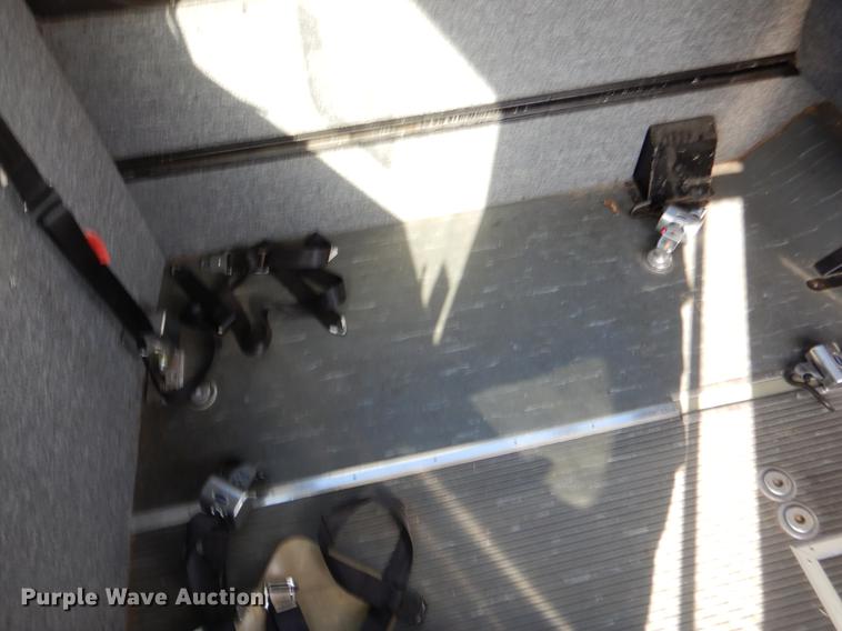 image for item EJ9856 2009 Ford E450 shuttle bus