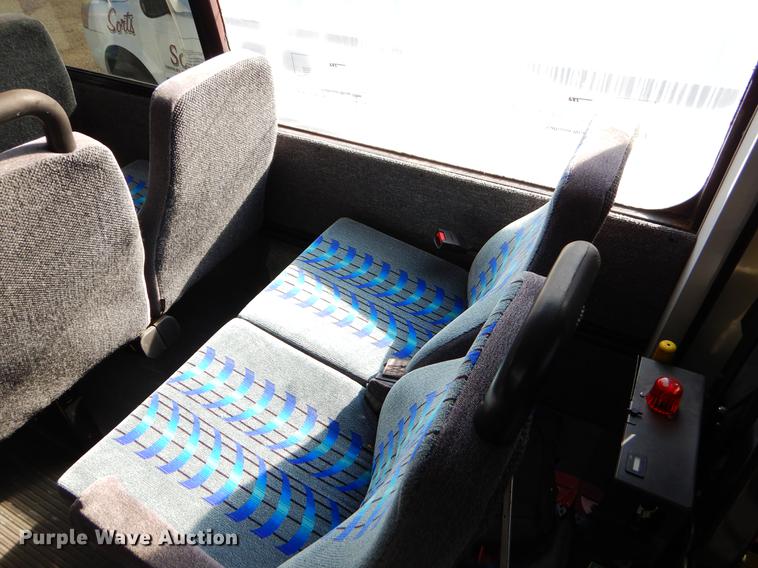 image for item EJ9856 2009 Ford E450 shuttle bus