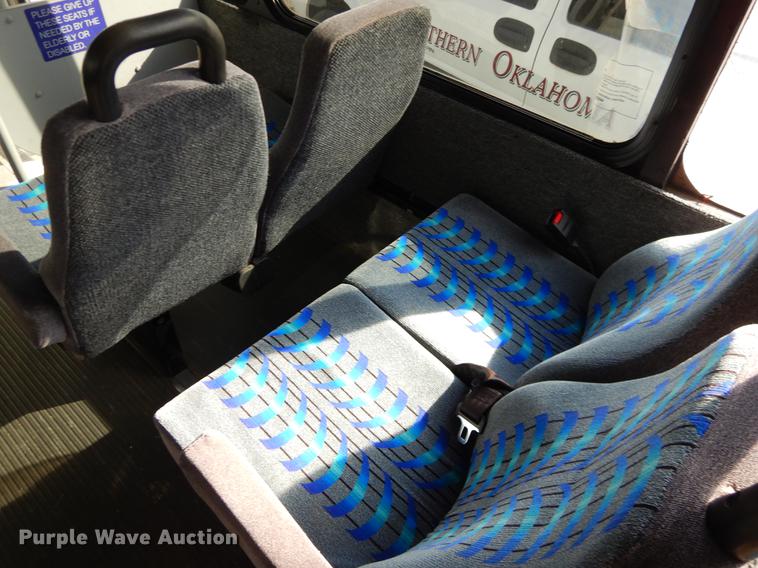 image for item EJ9856 2009 Ford E450 shuttle bus